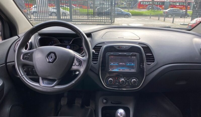 
								Renault captur zen full									