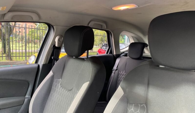 
								Renault captur zen full									