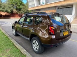 
										Renault Duster expression full									