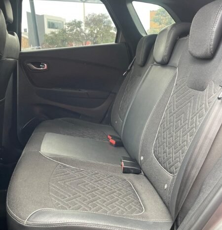 
								Renault captur iconic full									