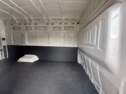 
										Dongfeng BIG VAN CARGO full									