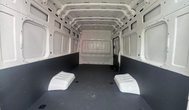 
								Dongfeng BIG VAN CARGO full									