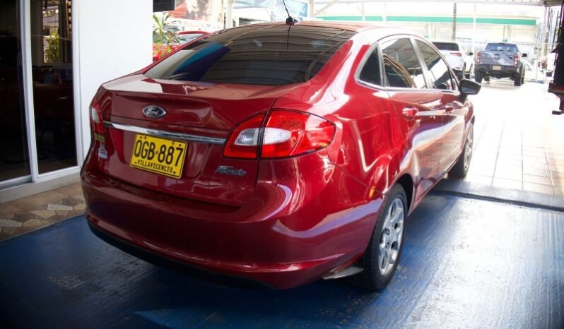 
								Ford Fiesta SE full									