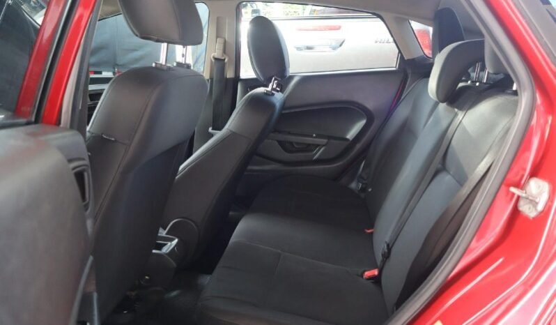 
								Ford Fiesta SE full									