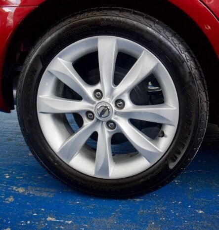 
								Nissan Versa Advance full									
