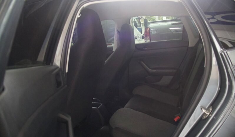 
								Volkswagen Polo full									