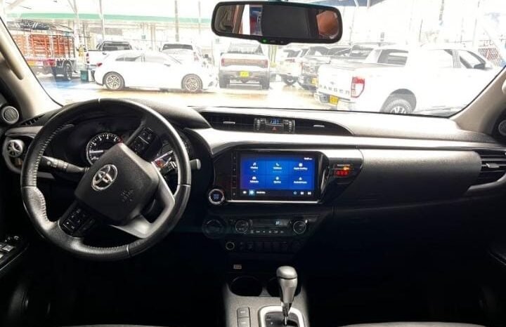 
								Toyota hilux revo 4×4 full									