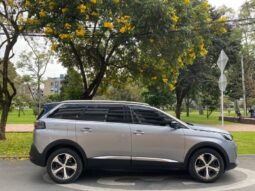 
										Peugeot 5008 GT full									