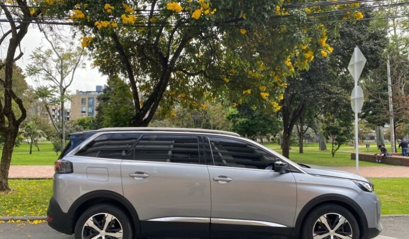 
								Peugeot 5008 GT full									