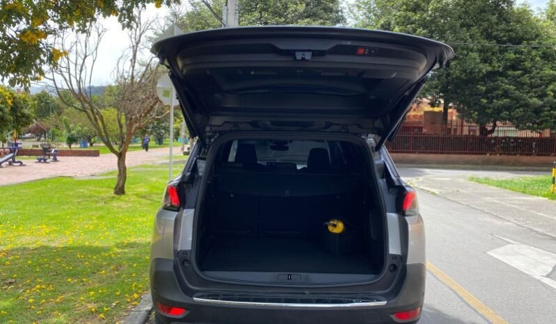 
								Peugeot 5008 GT full									