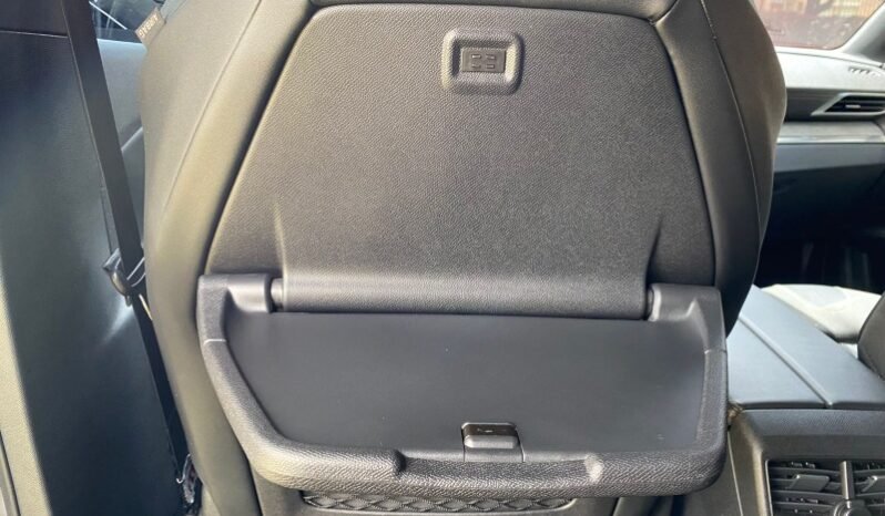 
								Peugeot 5008 GT full									