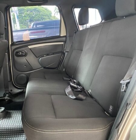 
Renault Duster expression full									