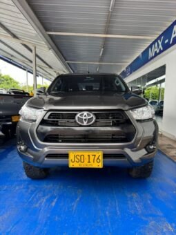 
										Toyota HILUX 4X4 full									