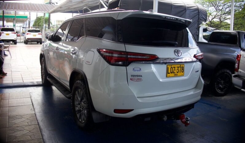 
								Toyota fortuner srv full									