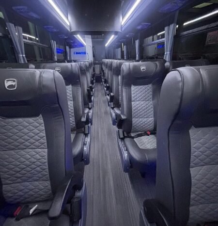 
								Dongfeng BUS DRR 44 PASAJEROS full									