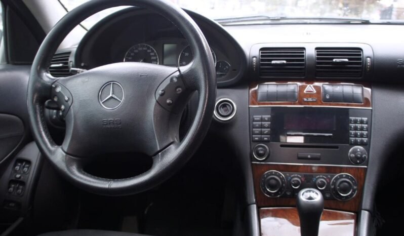 
								Mercedes-Benz C 180 full									