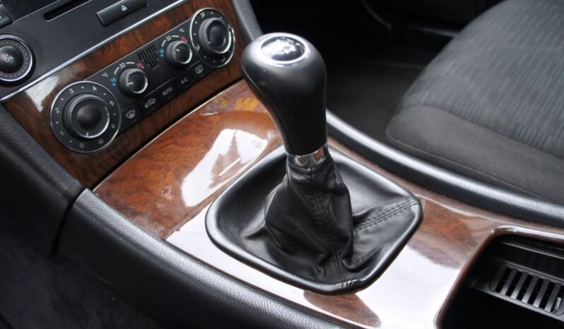 
								Mercedes-Benz C 180 full									