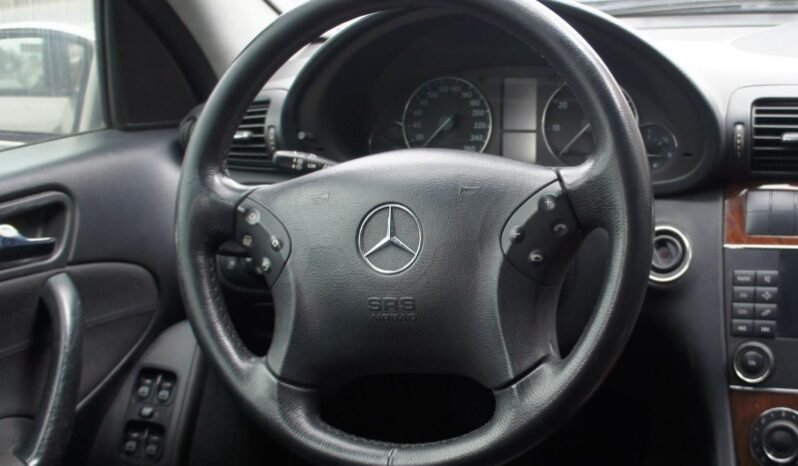 
								Mercedes-Benz C 180 full									