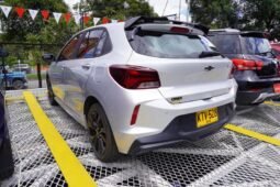 
										Chevrolet Onix full									