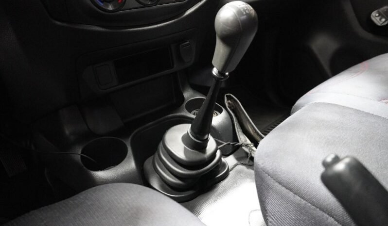 
								Nissan NP300 full									