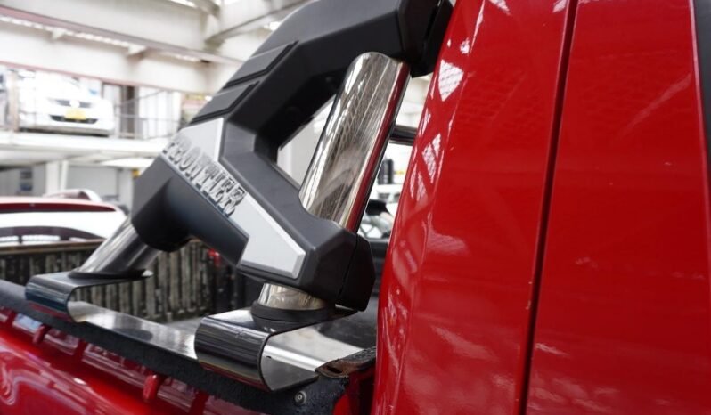 
								Nissan NP300 full									