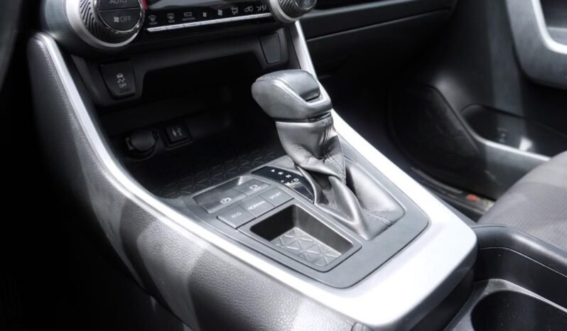 
								Toyota RAV4 full									