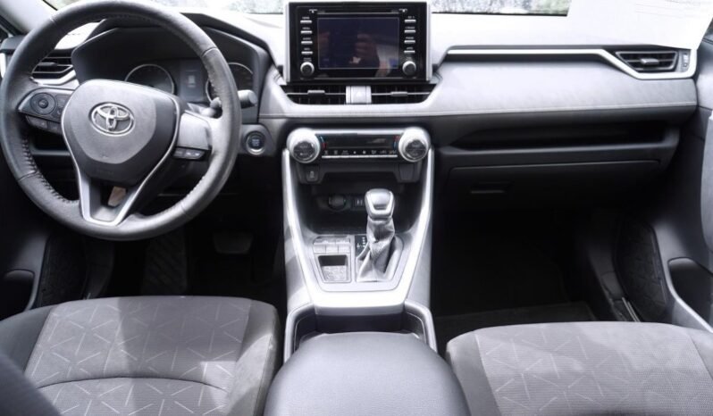 
								Toyota RAV4 full									