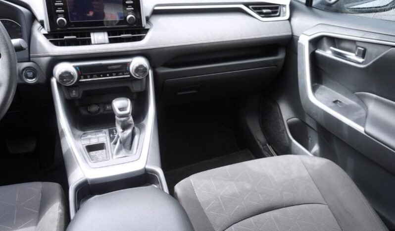
								Toyota RAV4 full									