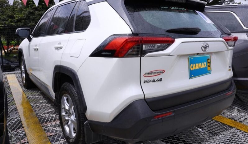 
								Toyota RAV4 full									