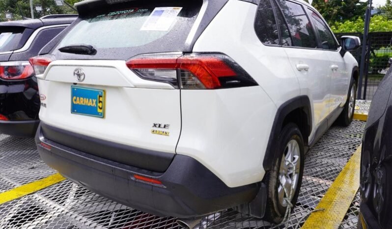 
								Toyota RAV4 full									