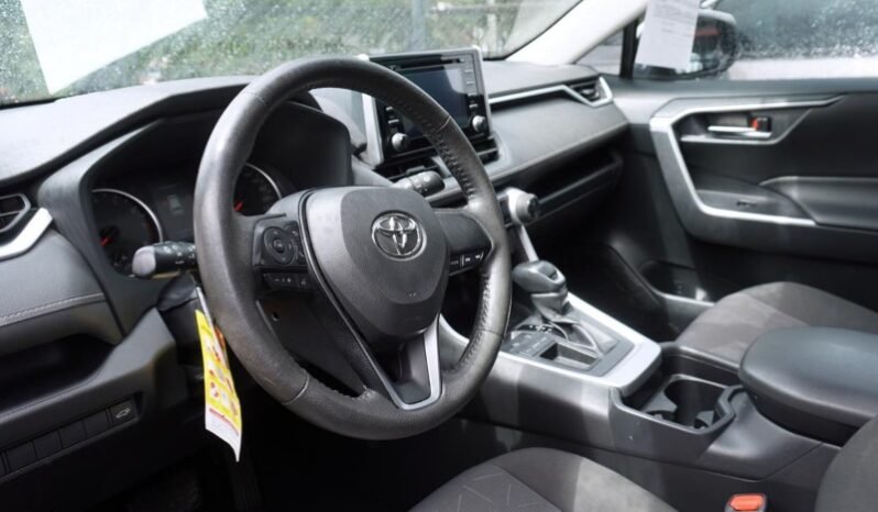 
								Toyota RAV4 full									