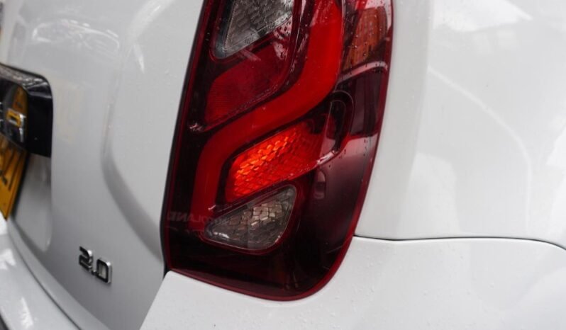 
								Renault DUSTER DYNAMIQUEINTENS full									
