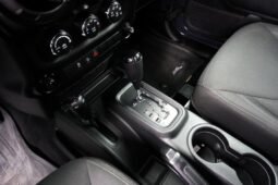 
										Jeep wrangler sport full									