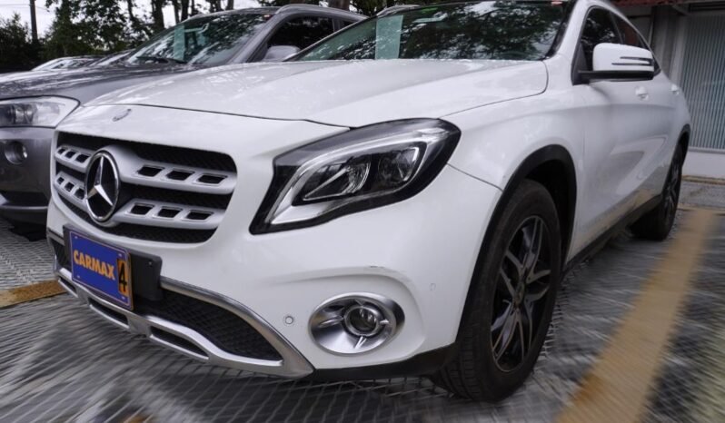 
								Mercedes-Benz GLA 200 full									