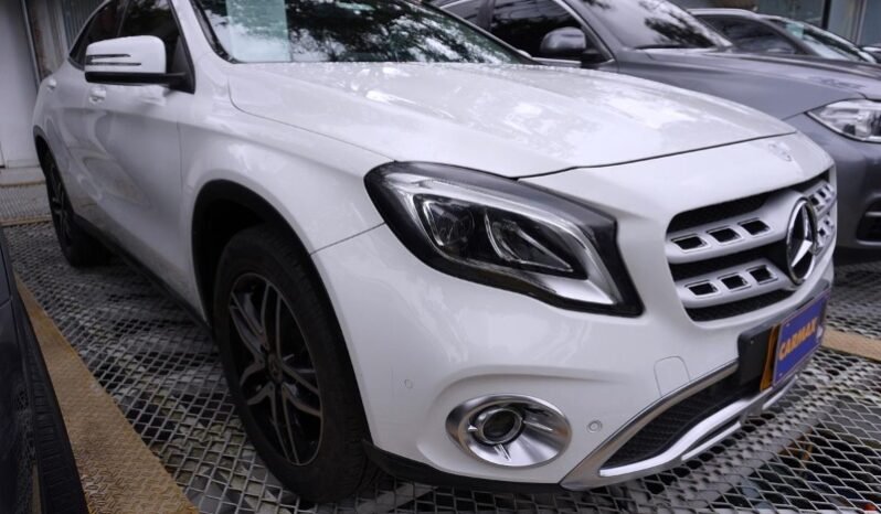 
								Mercedes-Benz GLA 200 full									