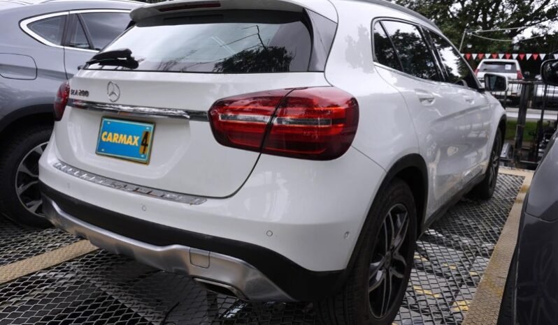 
								Mercedes-Benz GLA 200 full									