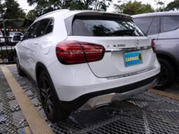 
										Mercedes-Benz GLA 200 full									