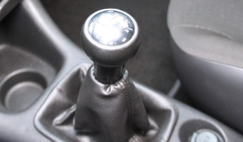 
								Peugeot 206 full									