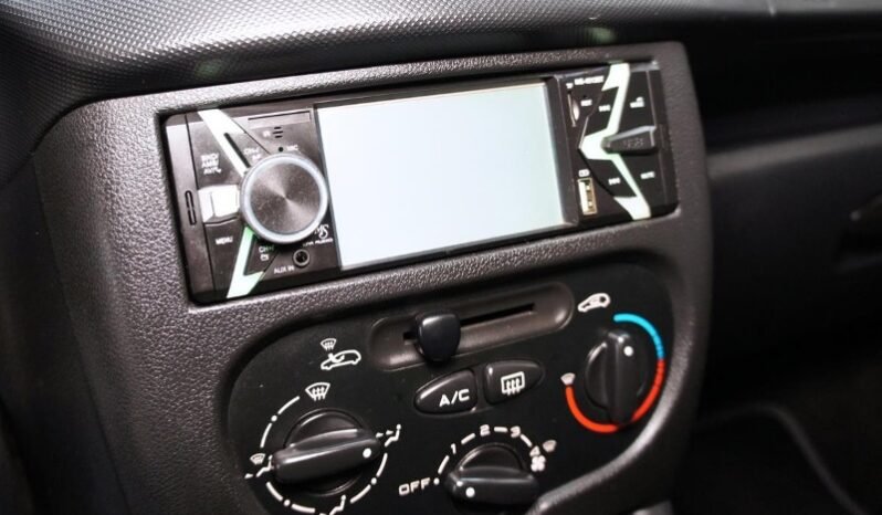 
								Peugeot 206 full									