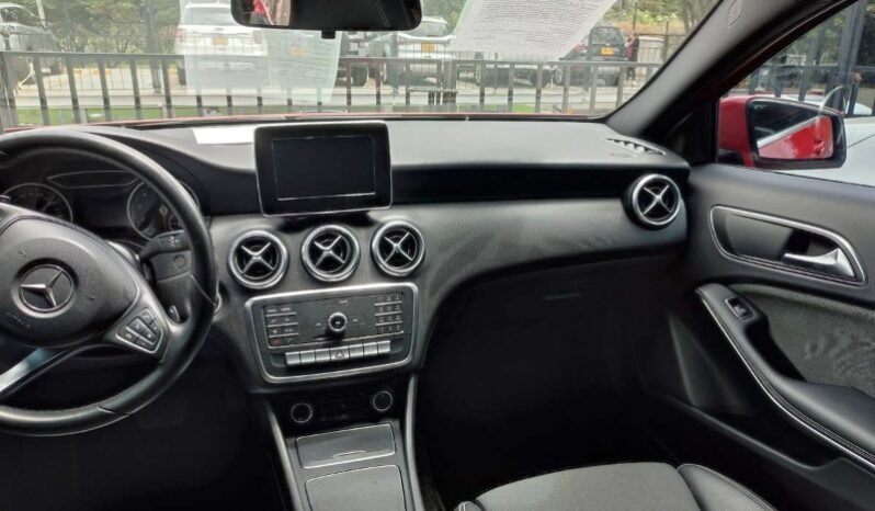 
								Mercedes-Benz A200 full									