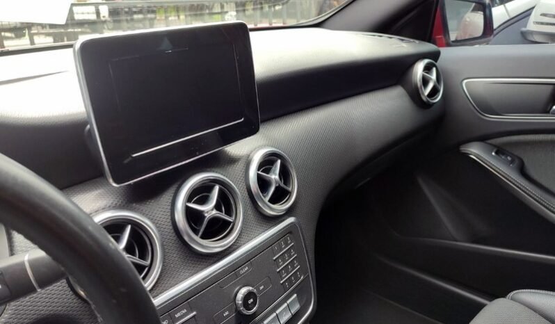 
								Mercedes-Benz A200 full									