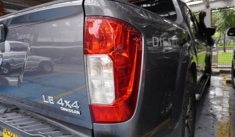 
								Nissan NP 300 FRONTIER full									
