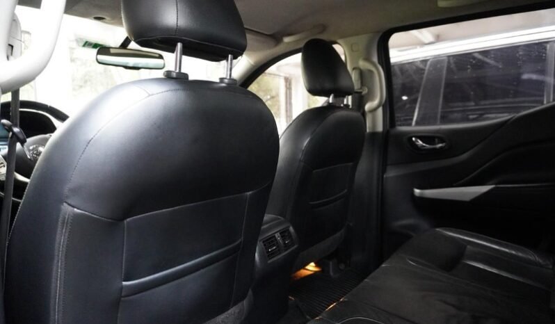 
								Nissan NP 300 FRONTIER full									