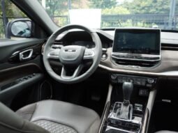 
										Jeep COMMANDER OVERLAND full									