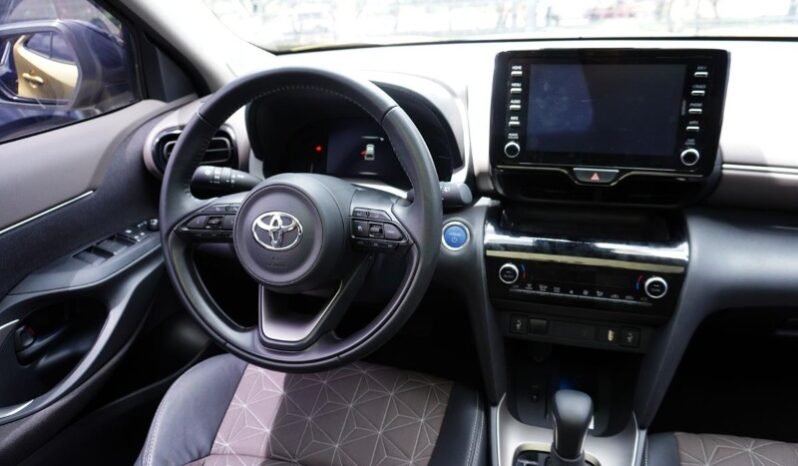 
								Toyota YARIS CROSS full									