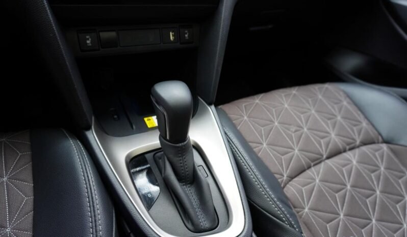 
								Toyota YARIS CROSS full									