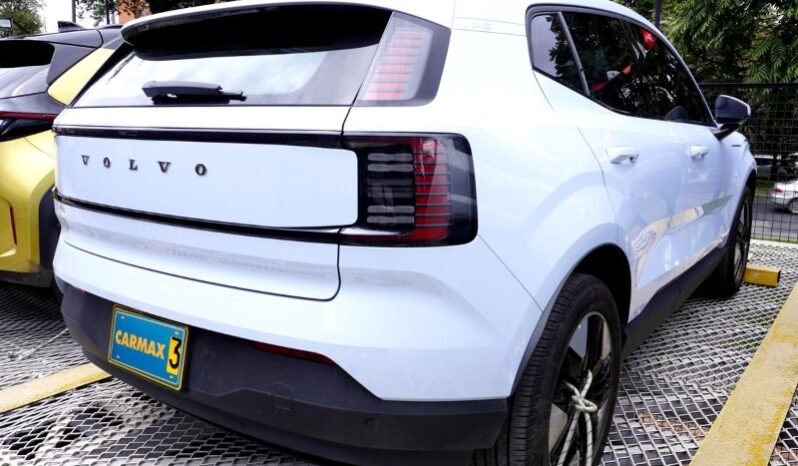 
								Volvo EX30 full									