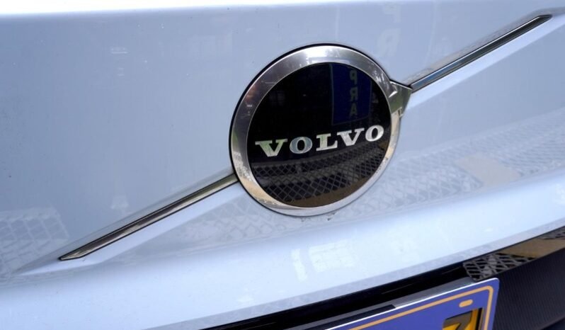 
								Volvo EX30 full									