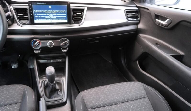 
								Kia Rio full									