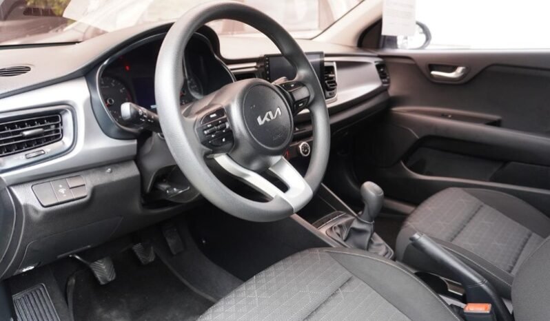 
								Kia Rio full									